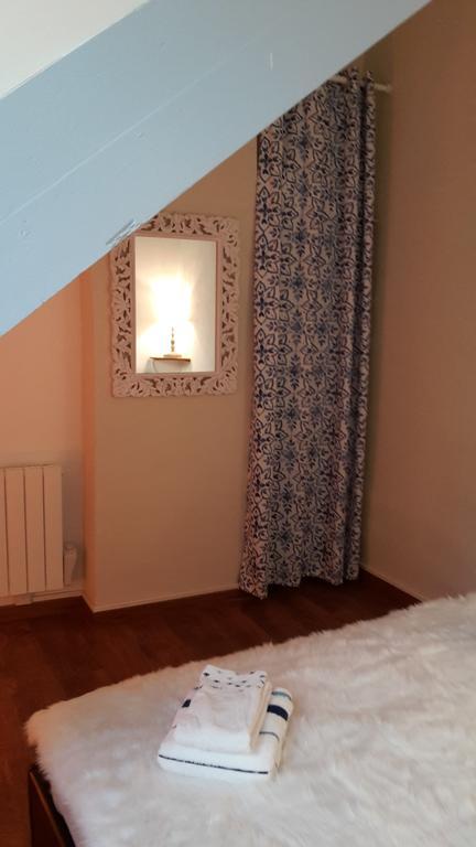 Le Saint Leonard...Il Est Bleu Apartment Honfleur Bagian luar foto